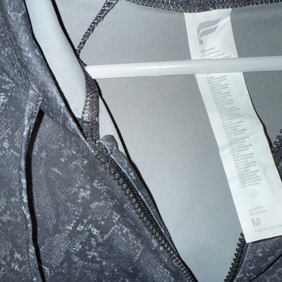 New Fabletics Oasis Cropped Hoodie Tonal Snakeskin Women's size M - Picture 6 of 8